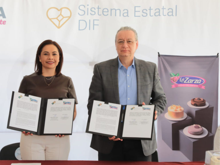 SEDIF y “La Zarza” firman contrato para donación de pasteles a niños en casas de asistencia