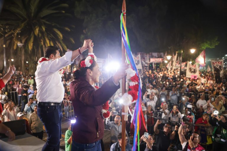 Alejandro Armenta recibe a Claudia Sheinbaum en la Sierra Norte de Puebla