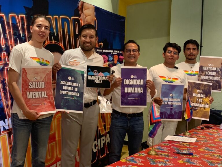 Eduardo Covián firma compromiso con colectivo “Transformar Puebla” por derechos LGBT