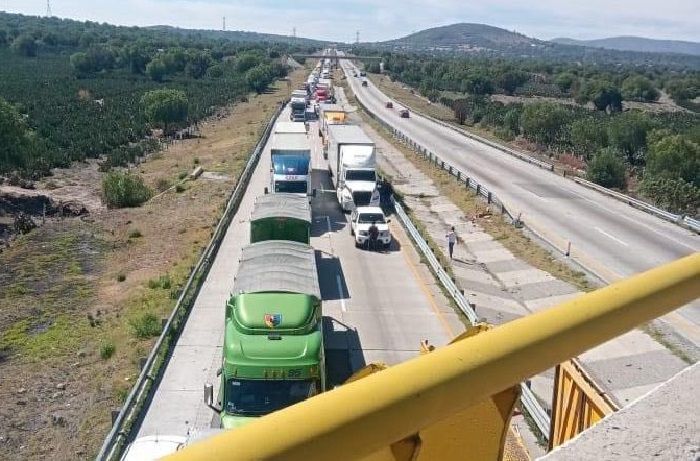 Bloqueo en Arco Norte suma más de 30 horas tras protesta de ejidatarios