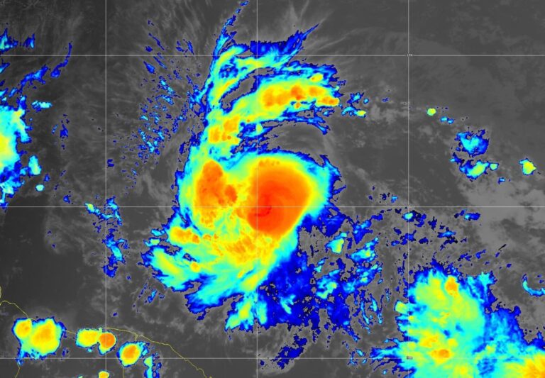 Tormenta “Beryl” evoluciona a huracán categoría 1, informa SMN