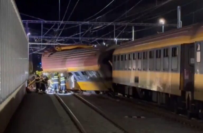 Suman 4 muertos y más de 20 heridos tras colisión de trenes en República Checa