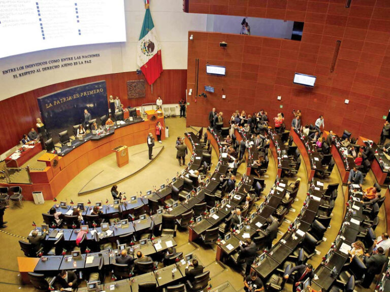 Analizarán en Senado de México jornada laboral de seis horas  