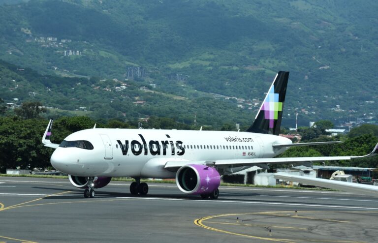 Pasajero de Volaris intenta secuestrar avión; buscaba desviarlo a Estados Unidos