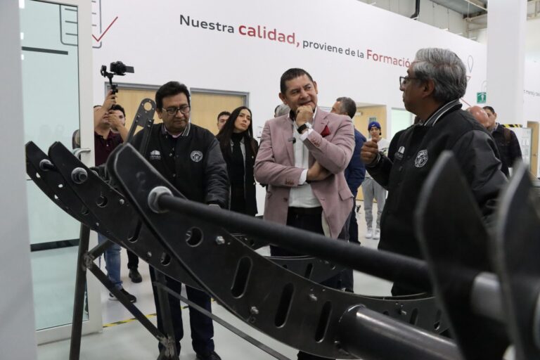 Puebla, actor clave en el desarrollo de semiconductores y energías renovables, resalta Armenta