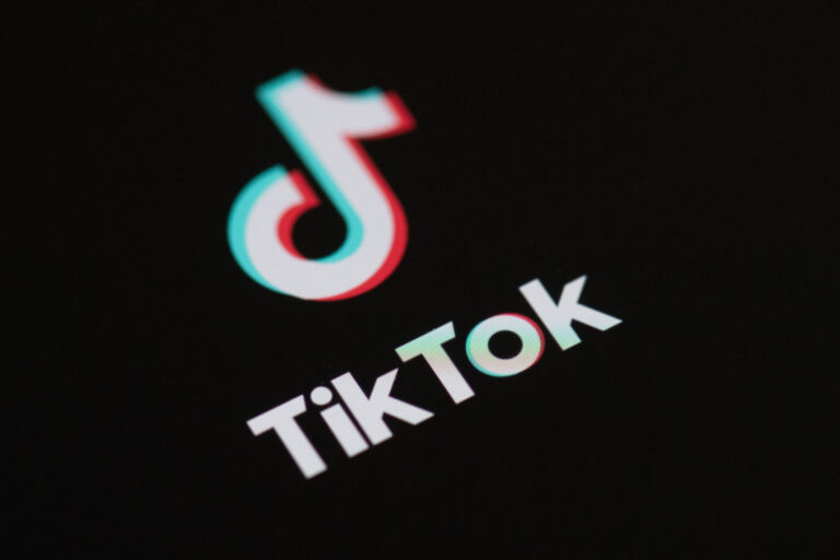 Trump pide a Corte Suprema retrasar prohibición de TikTok en Estados Unidos