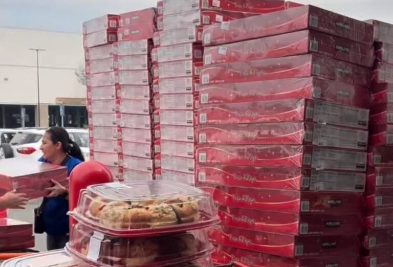 Hasta en 700 pesos ofrecen revendedores Rosca de Reyes de Costco