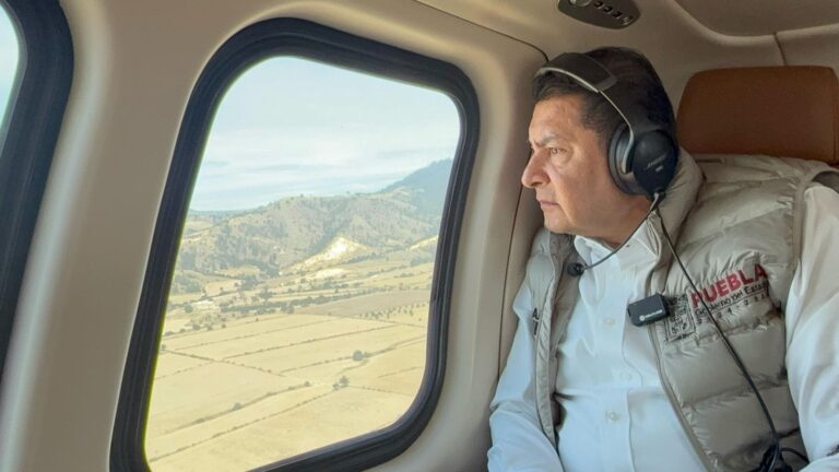 Armenta supervisa combate a incendios; siniestro de libres controlado en 90%