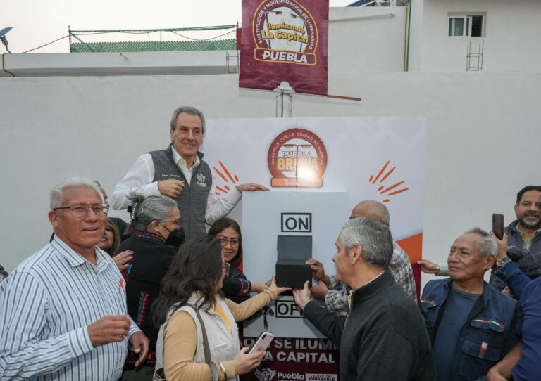 Ayuntamiento de Puebla moderniza alumbrado público en la Colonia Loma Linda