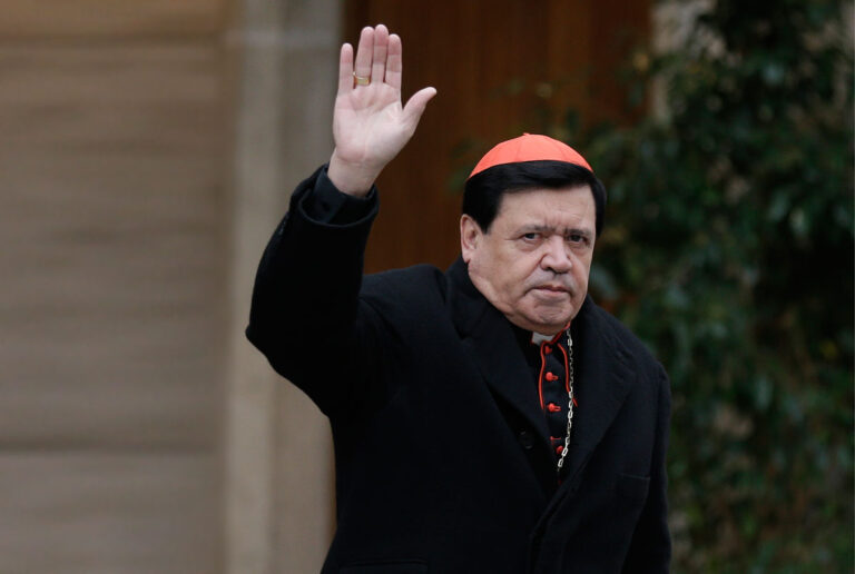 Cardenal Rivera: del púlpito a la plusvalía