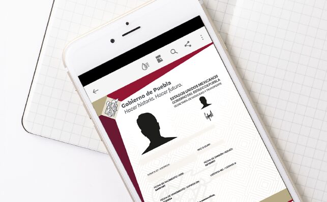 ¿Facebook o SMT? La venta de licencias en red
