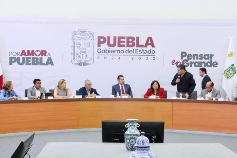 Alejandro Armenta se reúne con colectivos de madres buscadoras