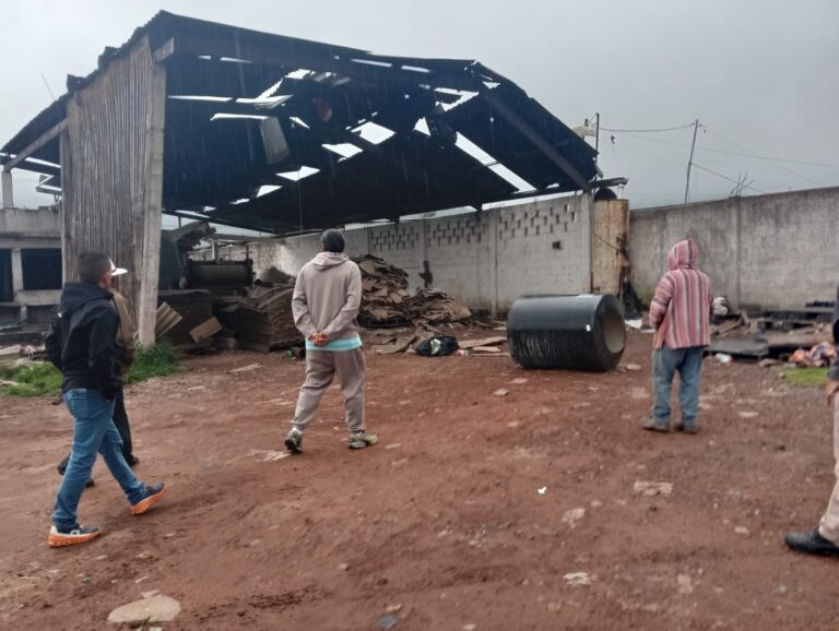 Gobierno de Puebla atiende afectaciones por tornado en Chignahuapan
