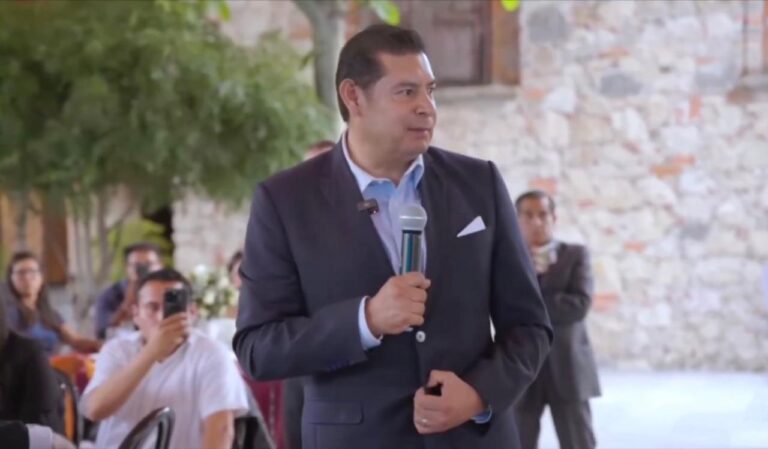 Armenta: con nogada y mensaje