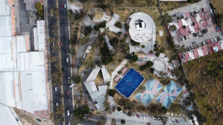 Bibliotecas como refugios urbanos: diseño para la resiliencia comunitaria