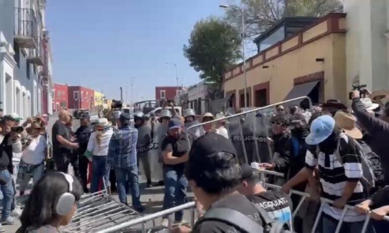 Derecha desbordada, Estado en combate