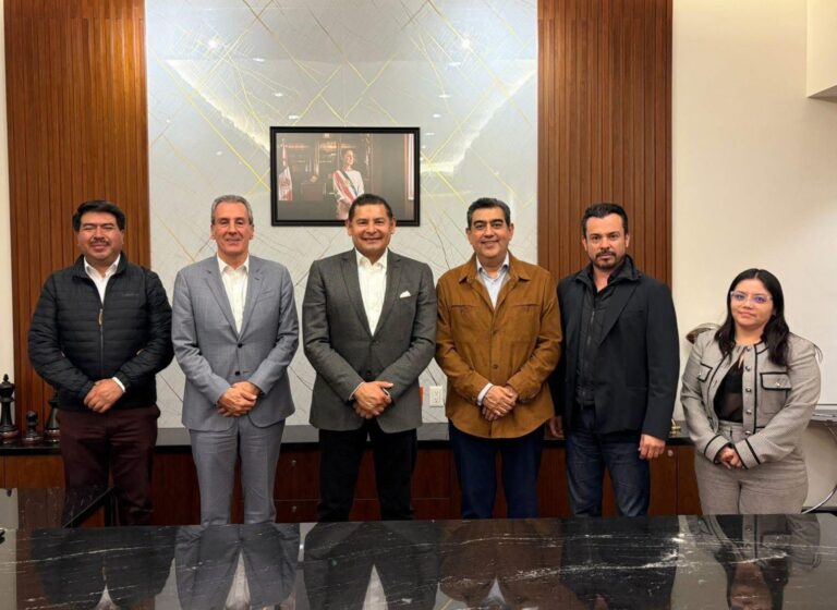 La carrera por el 27; capitulo: “Estrechar manos”