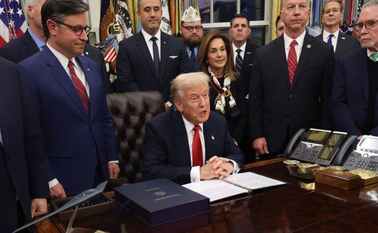 Trump firma acuerdo para terminar con el cierre de gobierno en Estados Unidos