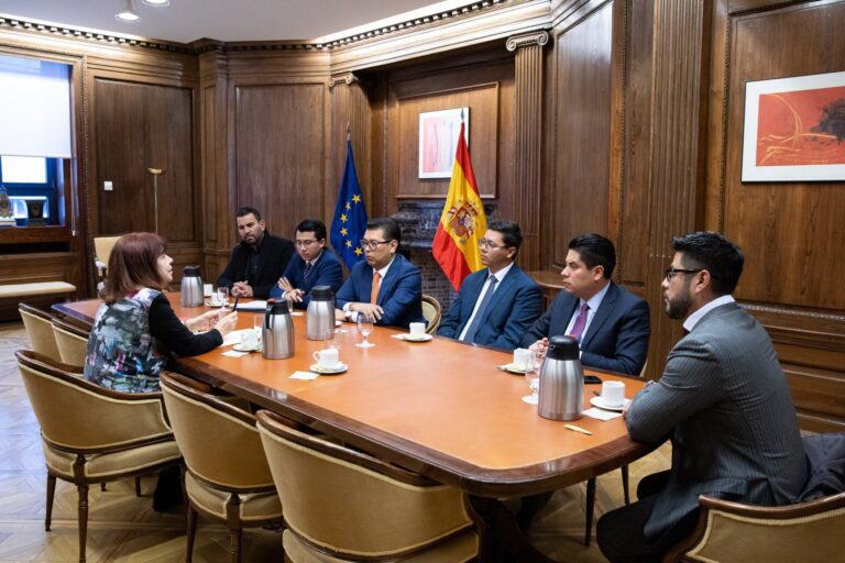 Camarillo: pasaporte lleno, resultados vacíos