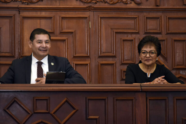 Cedillo y Armenta, tapan bocas en la BUAP